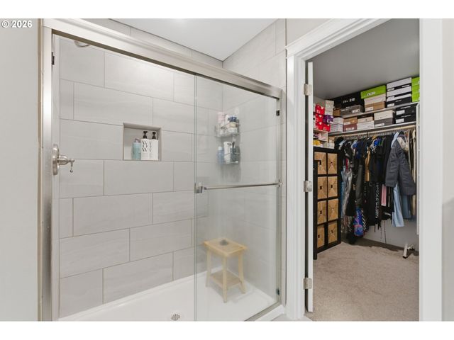 21180 PEYTON Cir, Aurora, OR 97002