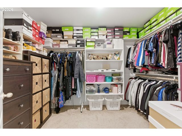 21180 PEYTON Cir, Aurora, OR 97002