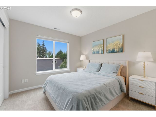 21180 PEYTON Cir, Aurora, OR 97002