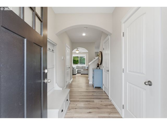 21180 PEYTON Cir, Aurora, OR 97002