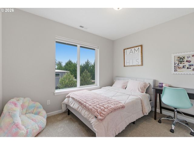 21180 PEYTON Cir, Aurora, OR 97002