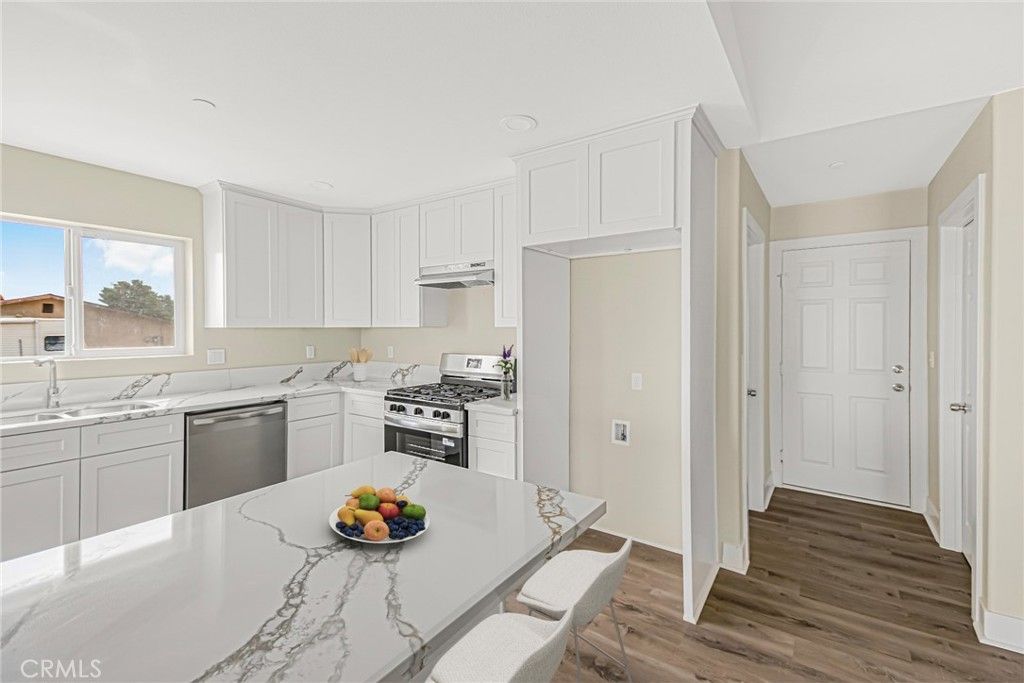Image 10 of property listing at 15096 Walnut Street, Hesperia, CA 92345