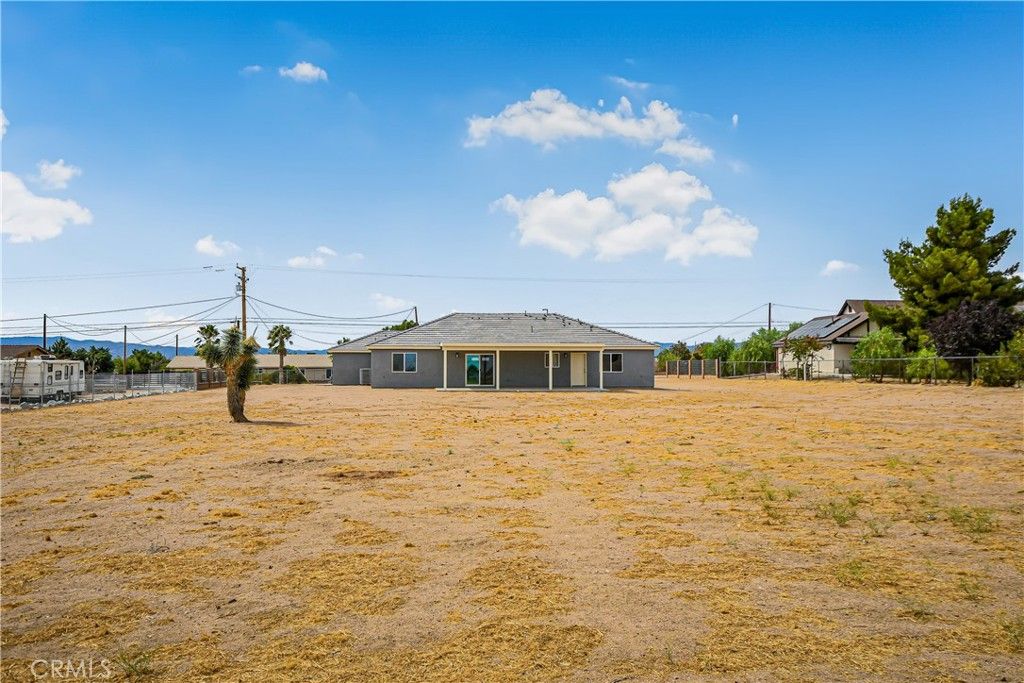 Image 32 of property listing at 15096 Walnut Street, Hesperia, CA 92345