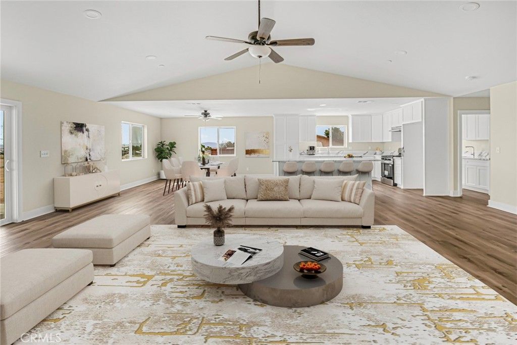 Image 4 of property listing at 15096 Walnut Street, Hesperia, CA 92345