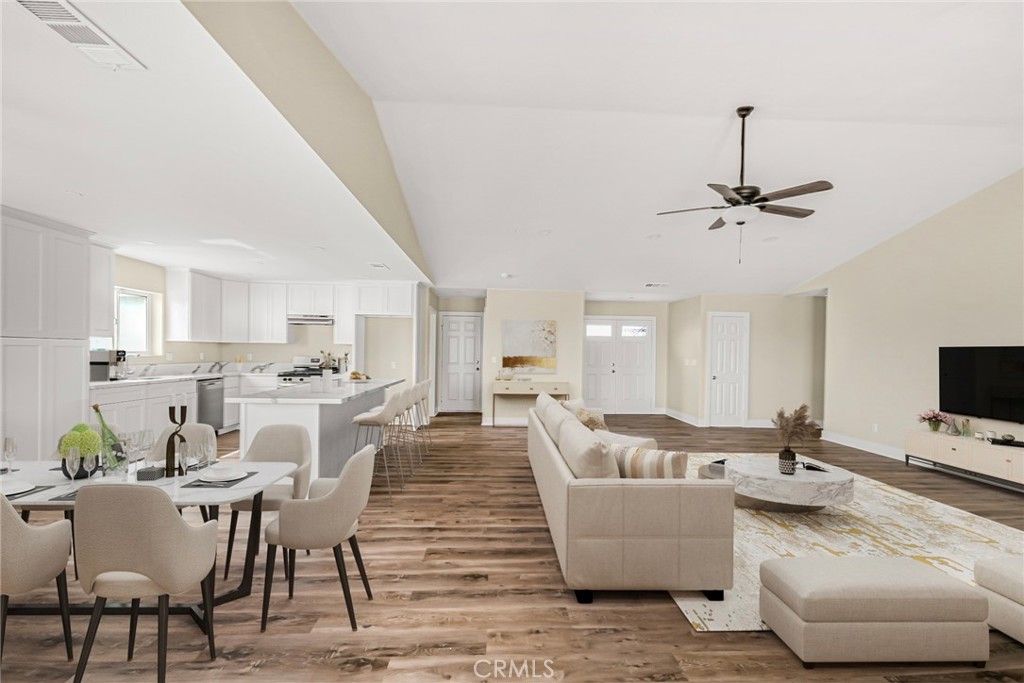 Image 5 of property listing at 15096 Walnut Street, Hesperia, CA 92345