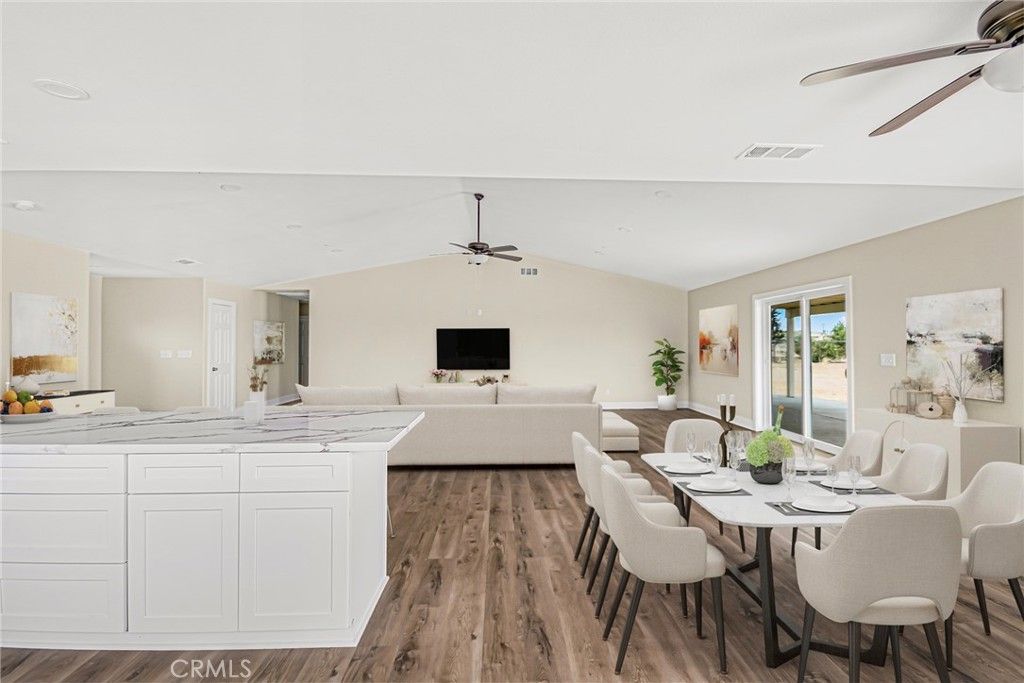 Image 7 of property listing at 15096 Walnut Street, Hesperia, CA 92345