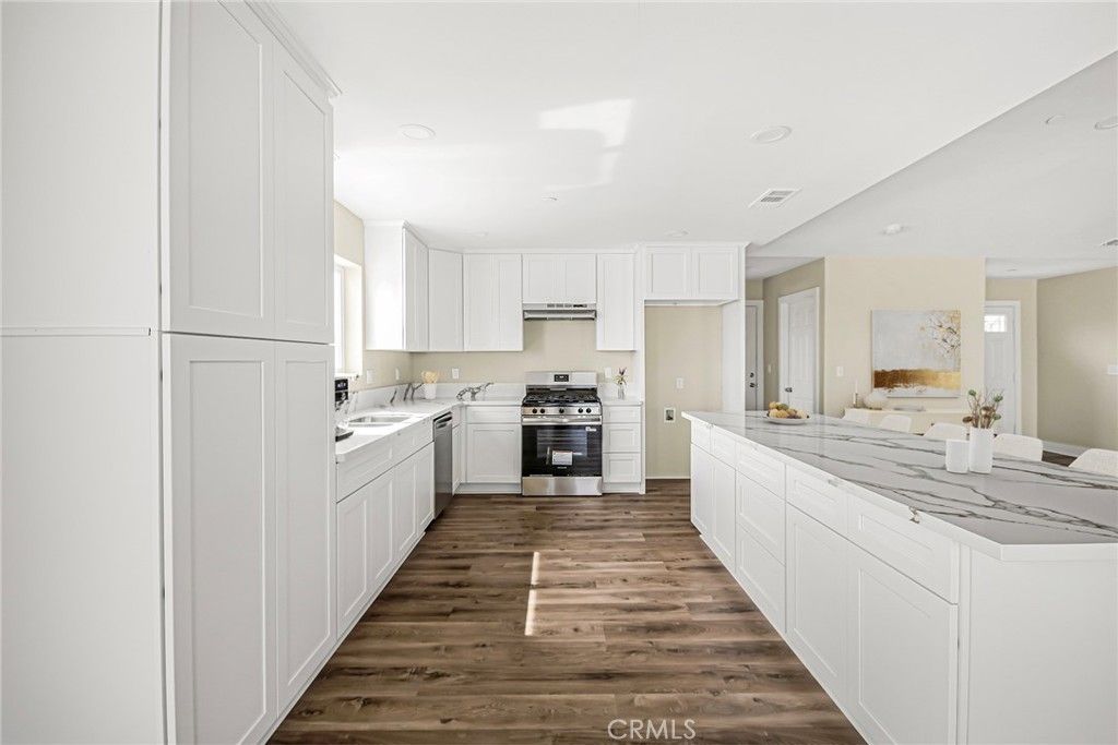 Image 8 of property listing at 15096 Walnut Street, Hesperia, CA 92345