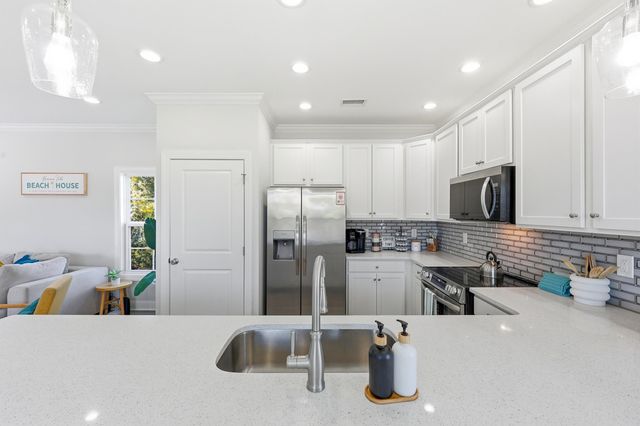 517 23rd Ave. N, North Myrtle Beach, SC 29582