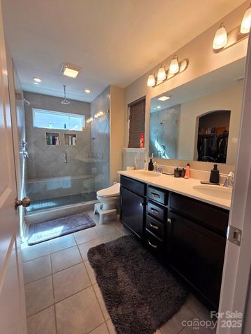 5041 Mooreland Oaks Way, Mount Holly, NC 28120