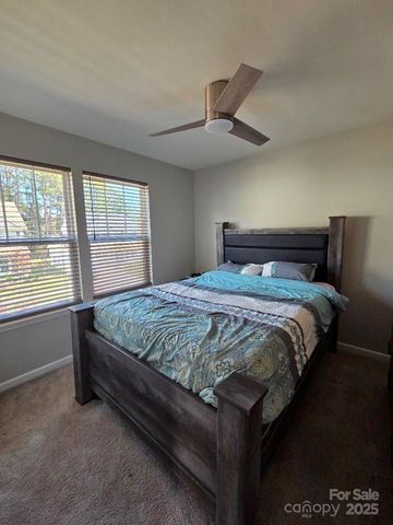 5041 Mooreland Oaks Way, Mount Holly, NC 28120