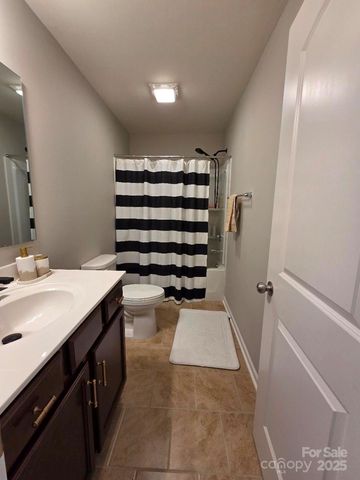 5041 Mooreland Oaks Way, Mount Holly, NC 28120