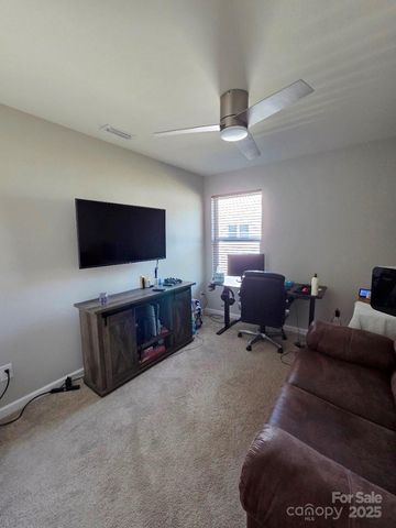 5041 Mooreland Oaks Way, Mount Holly, NC 28120