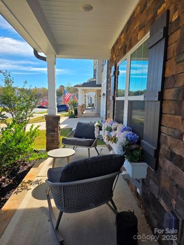 5041 Mooreland Oaks Way, Mount Holly, NC 28120