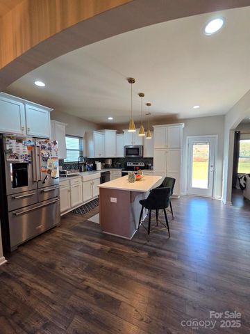 5041 Mooreland Oaks Way, Mount Holly, NC 28120