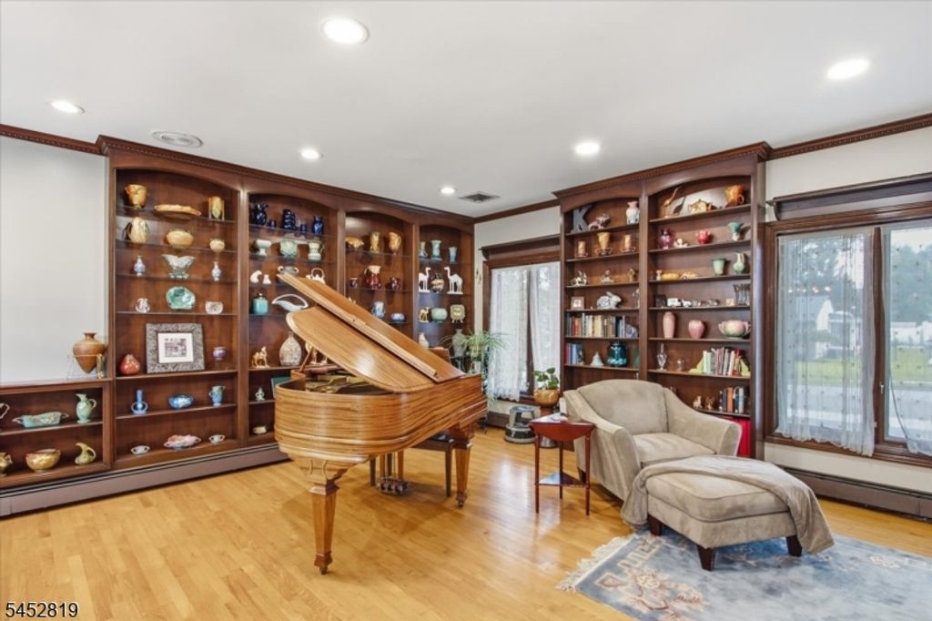 203 Harwood Pl, Paramus Boro, NJ 07652 — photo 5