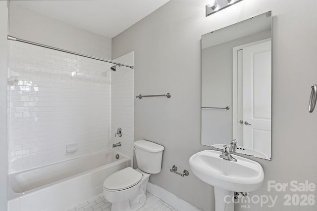 1101 W 1st Street 418, Charlotte, NC 28202