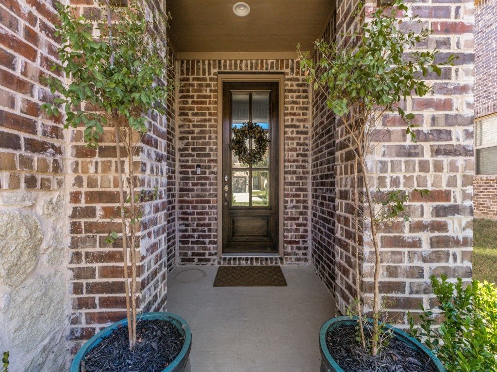 4224 Mingo Drive, Carrollton, TX 75010 — exterior