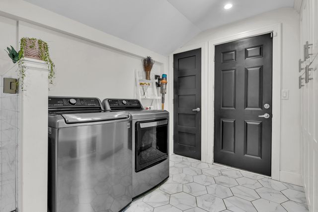 1407 Pinecrest Drive, Ferndale City, MI 48220