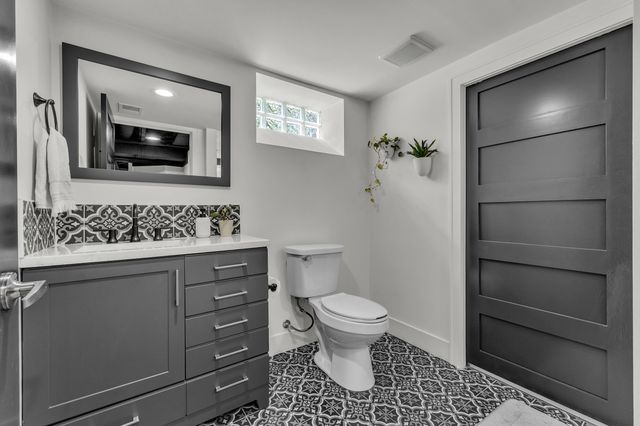 1407 Pinecrest Drive, Ferndale City, MI 48220