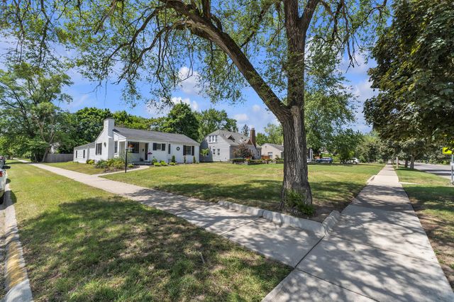1407 Pinecrest Drive, Ferndale City, MI 48220