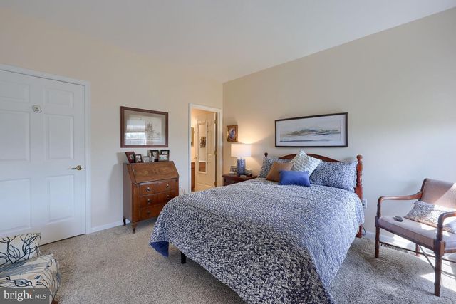 1843 DEERFIELD DR, Dover, PA 17315