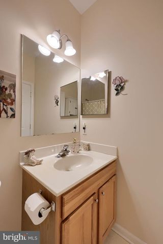 1843 DEERFIELD DR, Dover, PA 17315