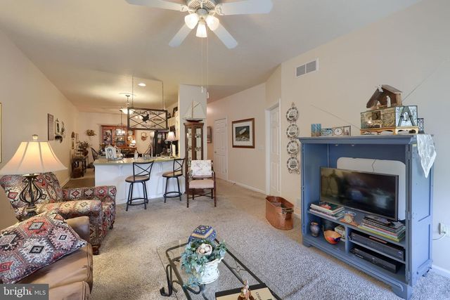 1843 DEERFIELD DR, Dover, PA 17315