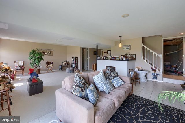 1843 DEERFIELD DR, Dover, PA 17315