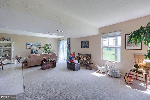 1843 DEERFIELD DR, Dover, PA 17315