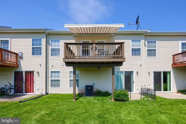 1843 DEERFIELD DR, Dover, PA 17315