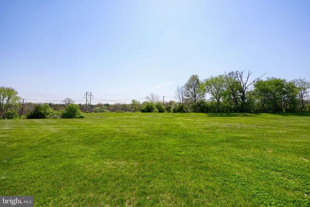 1843 DEERFIELD DR, Dover, PA 17315
