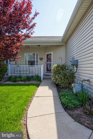 1843 DEERFIELD DR, Dover, PA 17315