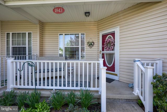 1843 DEERFIELD DR, Dover, PA 17315