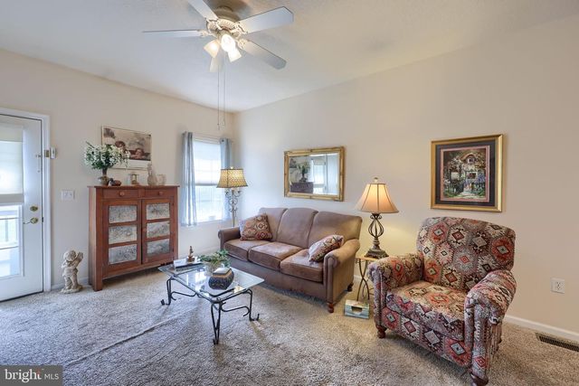 1843 DEERFIELD DR, Dover, PA 17315