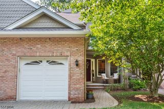 34 Trotters Ln, Allendale Boro, NJ 07401