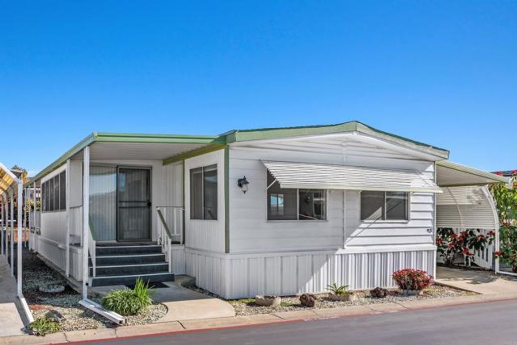 1506 Oak Drive 93, Vista, CA 92084