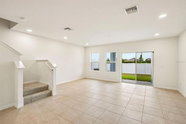 6848 HOLCOMBE DOWN DRIVE, Zephyrhills, FL 33541