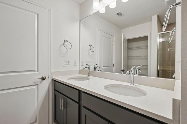 6848 HOLCOMBE DOWN DRIVE, Zephyrhills, FL 33541