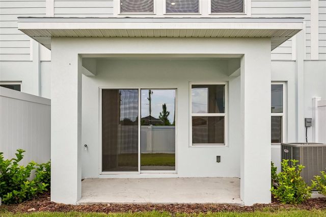6848 HOLCOMBE DOWN DRIVE, Zephyrhills, FL 33541