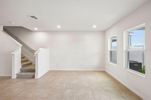 6848 HOLCOMBE DOWN DRIVE, Zephyrhills, FL 33541