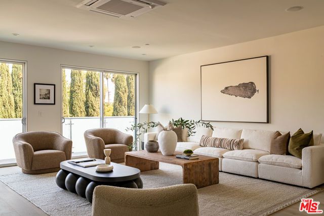 928 N Croft Avenue 303, West Hollywood, CA 90069
