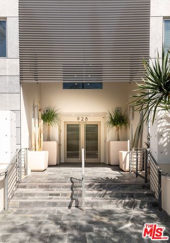 928 N Croft Avenue 303, West Hollywood, CA 90069