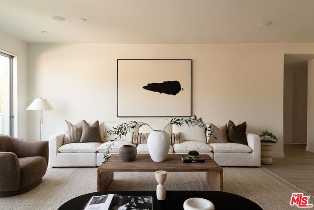 928 N Croft Avenue 303, West Hollywood, CA 90069