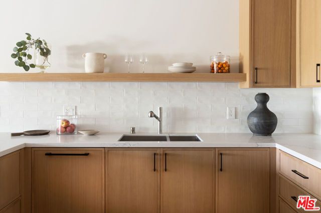 928 N Croft Avenue 303, West Hollywood, CA 90069