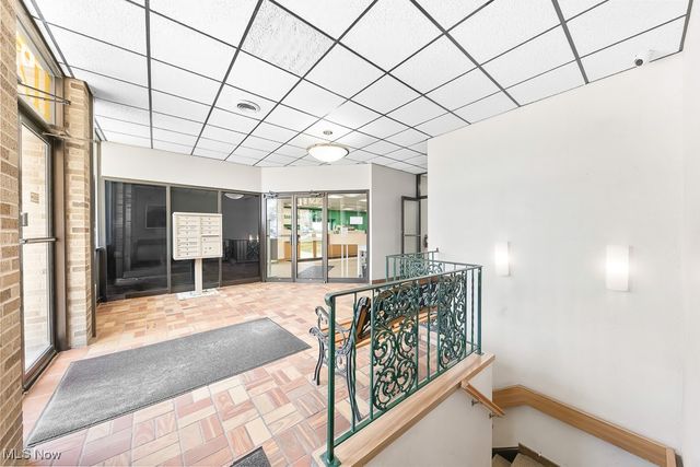 11221 Pearl Road 8, Strongsville, OH 44136