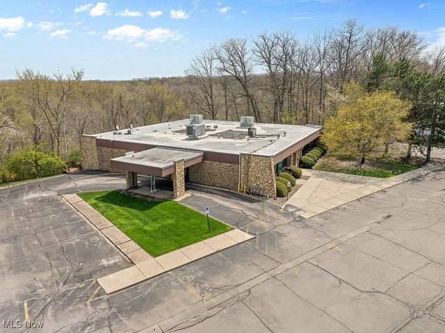 11221 Pearl Road 8, Strongsville, OH 44136