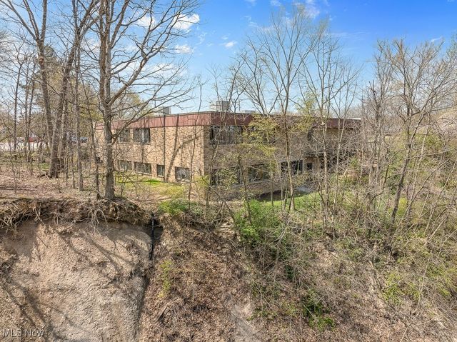 11221 Pearl Road 8, Strongsville, OH 44136