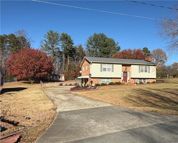 130 Winchester Drive, King, NC 27021