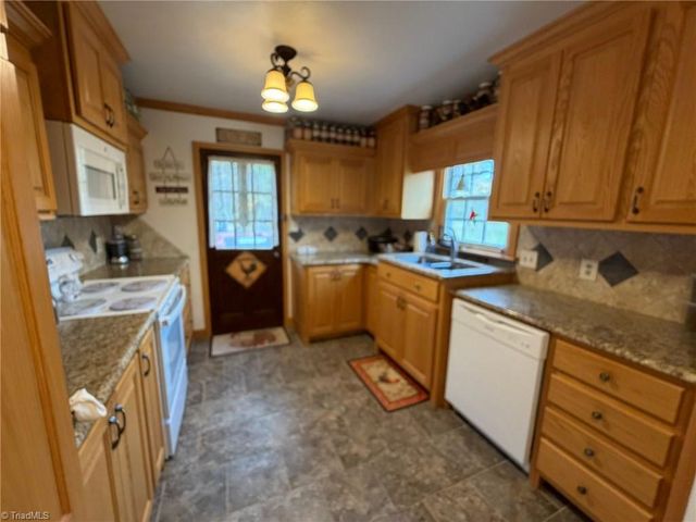 130 Winchester Drive, King, NC 27021