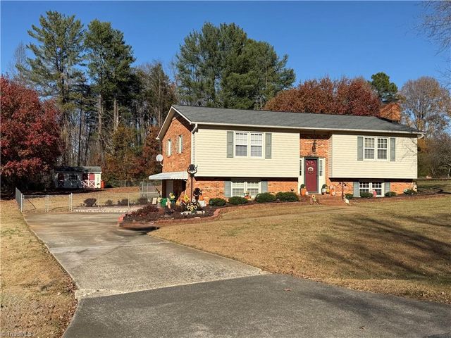 130 Winchester Drive, King, NC 27021